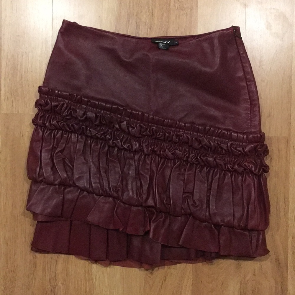 DKNY burgundy leather size6 great condition